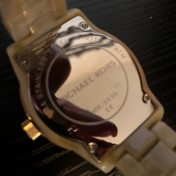 Michael Kors watch - Picture 5 of 8